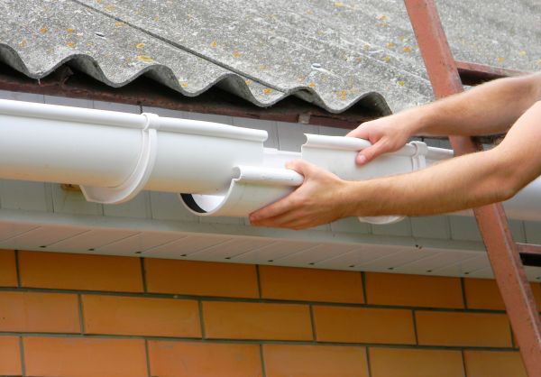 Cost of Gutter Hanging in Westlake